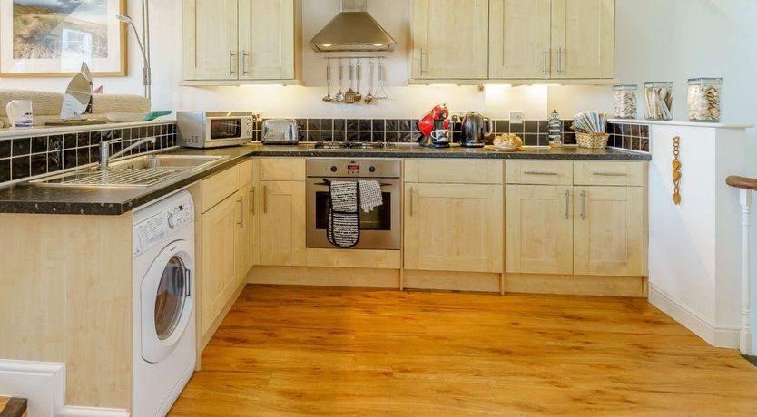 Photo of 2 Bed in Tenby