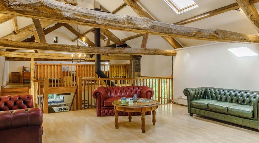 Photo of 4 Bed in Cantref