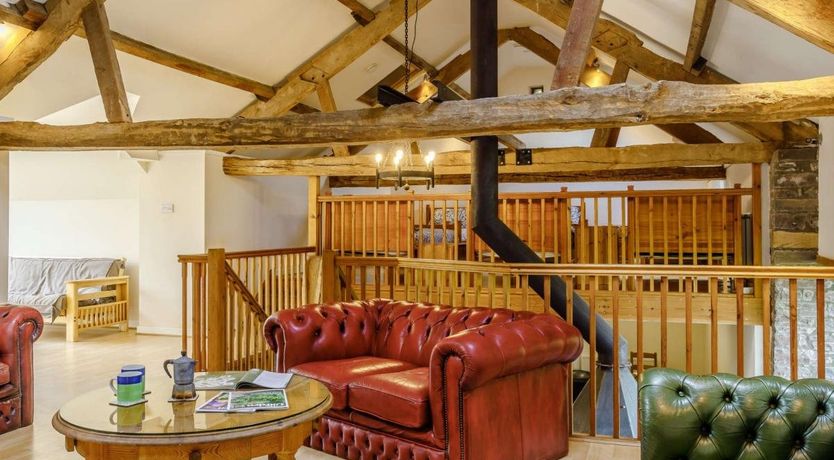 Photo of 4 Bed in Cantref