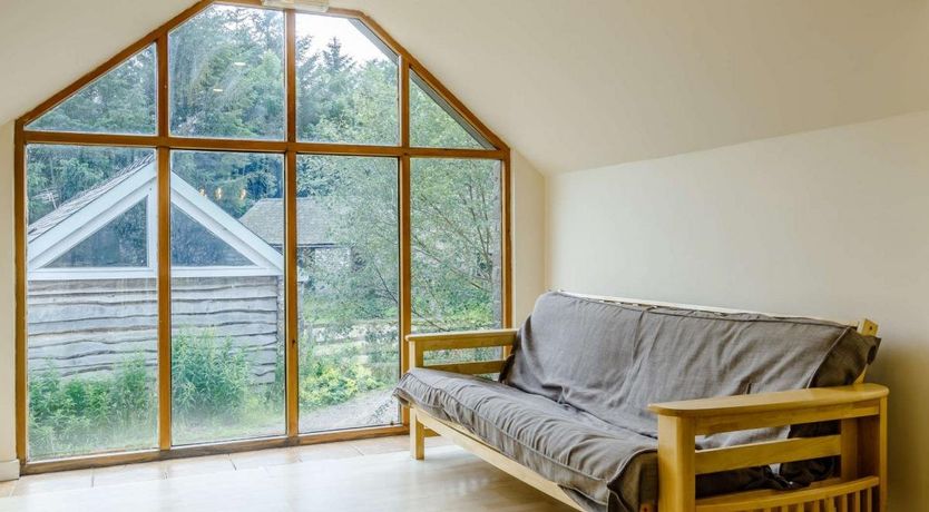 Photo of 4 Bed in Cantref