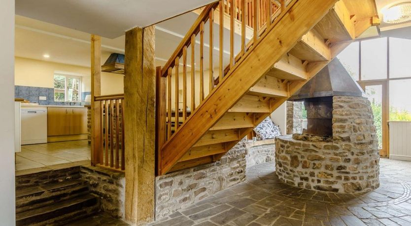 Photo of 4 Bed in Cantref