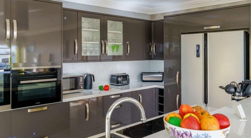 Photo of 2 Bed in Tenby