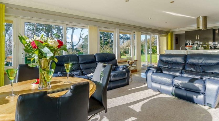 Photo of 2 Bed in Tenby