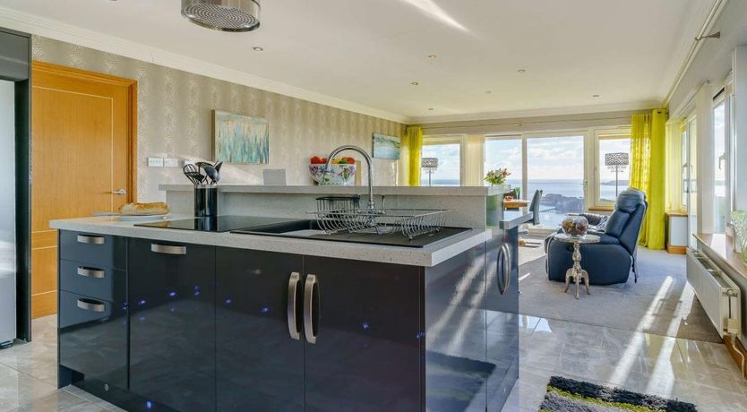 Photo of 2 Bed in Tenby