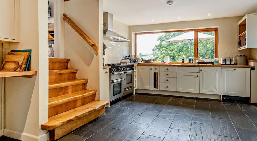 Photo of 6 Bed in Brecon