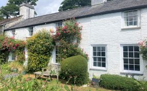 Photo of in Pennal (DY009)