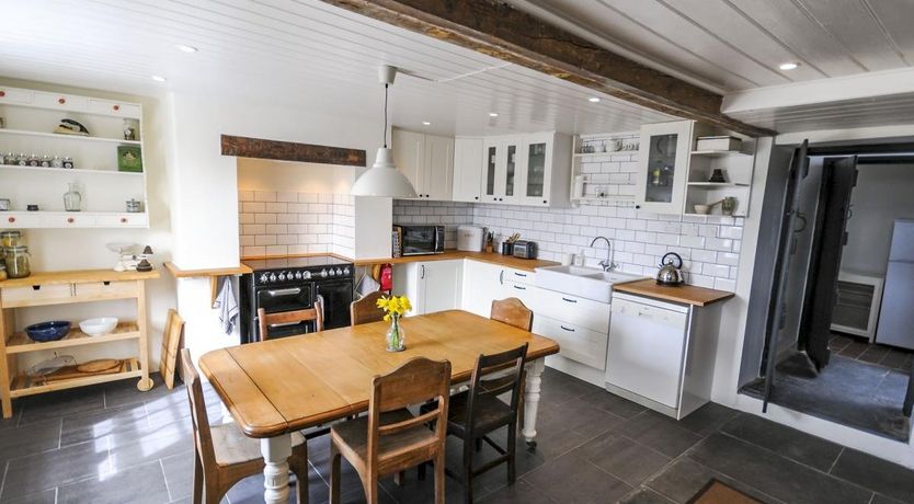 Photo of 4 Bed in Pennal