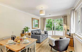2 Bed in Crewe Holiday Cottage