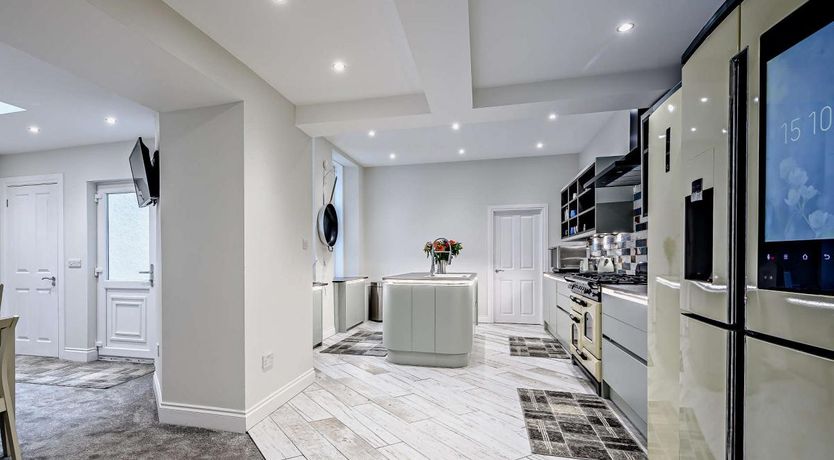 Photo of 6 Bed in Dunoon