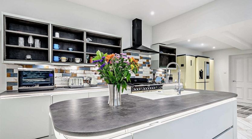 Photo of 6 Bed in Dunoon