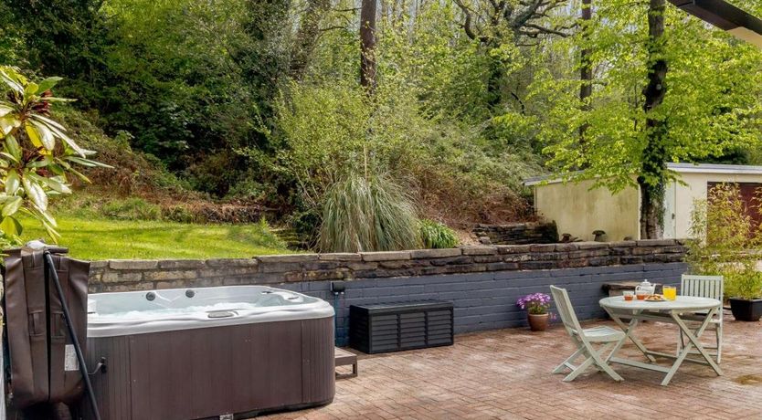 Photo of 1 Bed in Cwmbach