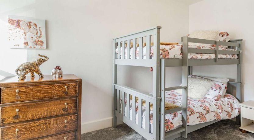 Photo of 3 Bed in Tenby