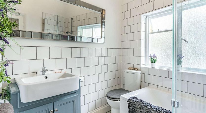 Photo of 3 Bed in Tenby