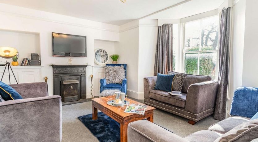 Photo of 3 Bed in Tenby