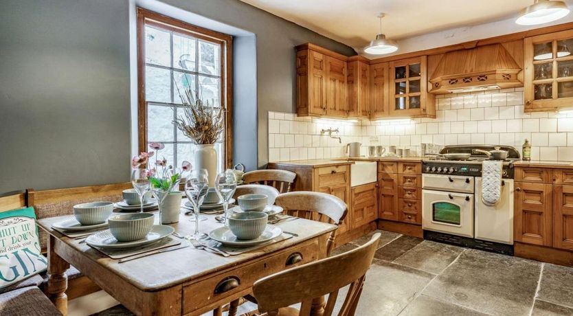 Photo of 3 Bed in Tenby