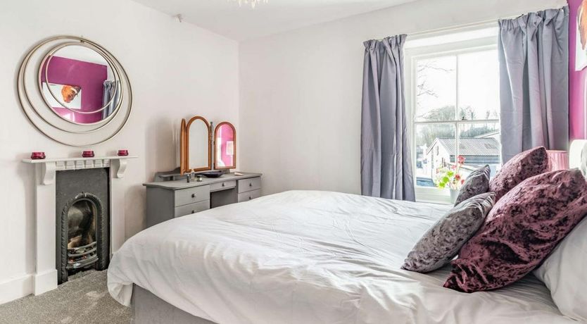 Photo of 3 Bed in Tenby