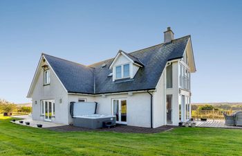 4 Bed in Forfar Holiday Cottage