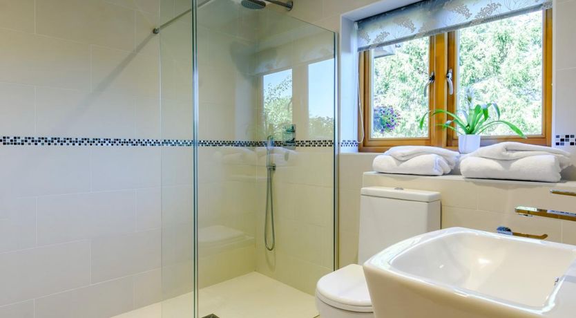 Photo of 1 Bed in Hurst Green