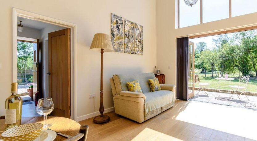 Photo of 1 Bed in Hurst Green