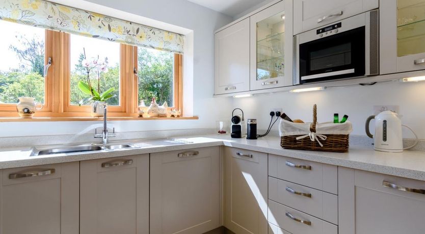 Photo of 1 Bed in Hurst Green