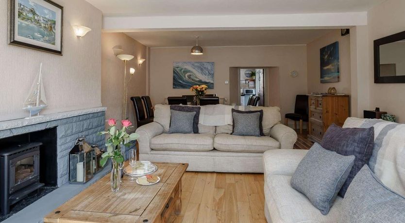 Photo of 4 Bed in New Quay