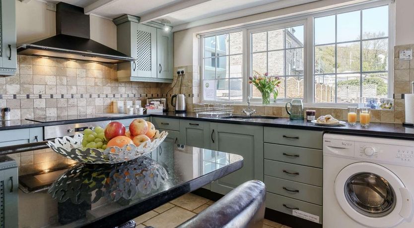 Photo of 4 Bed in New Quay