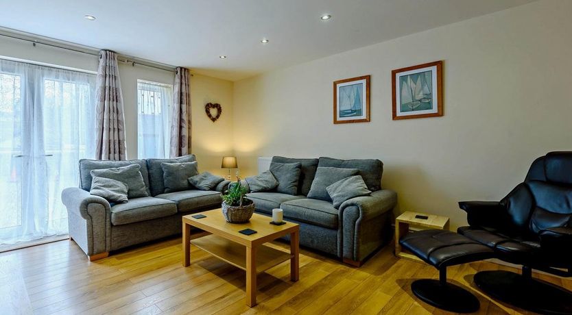Photo of 2 Bed in Tenby