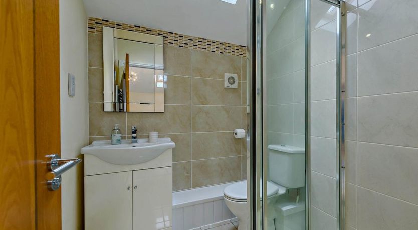 Photo of 2 Bed in Tenby