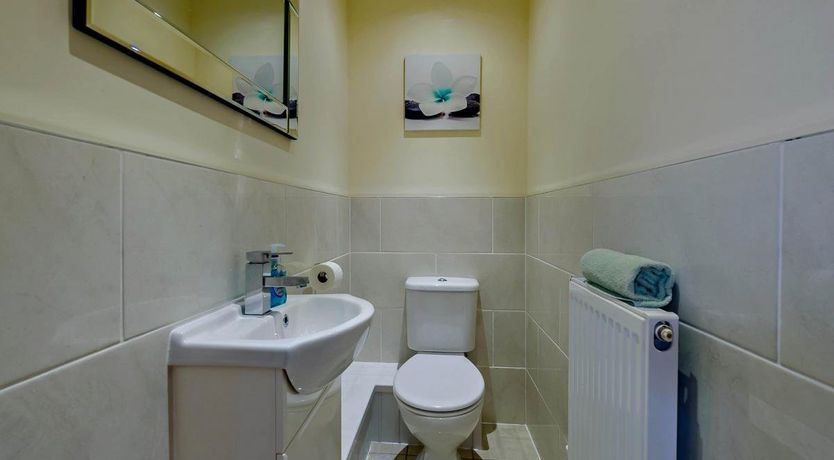 Photo of 2 Bed in Tenby