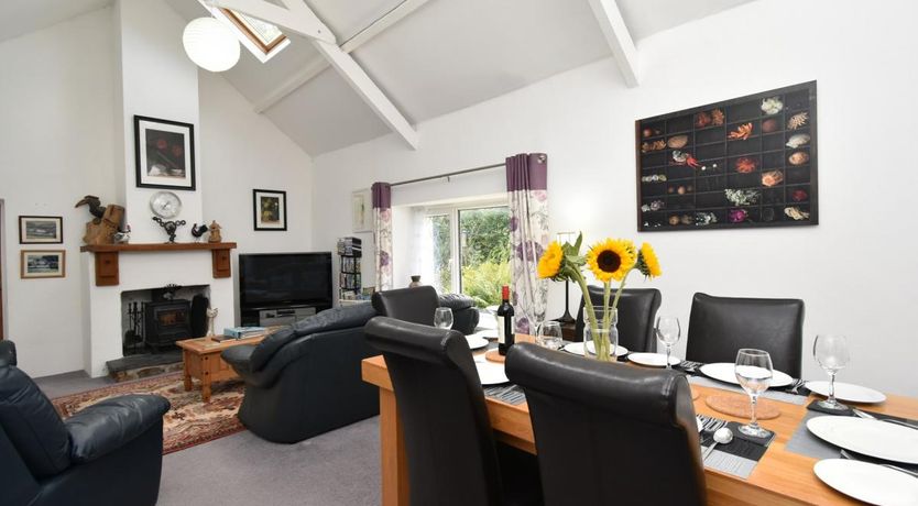 Photo of 3 Bed in Templeton