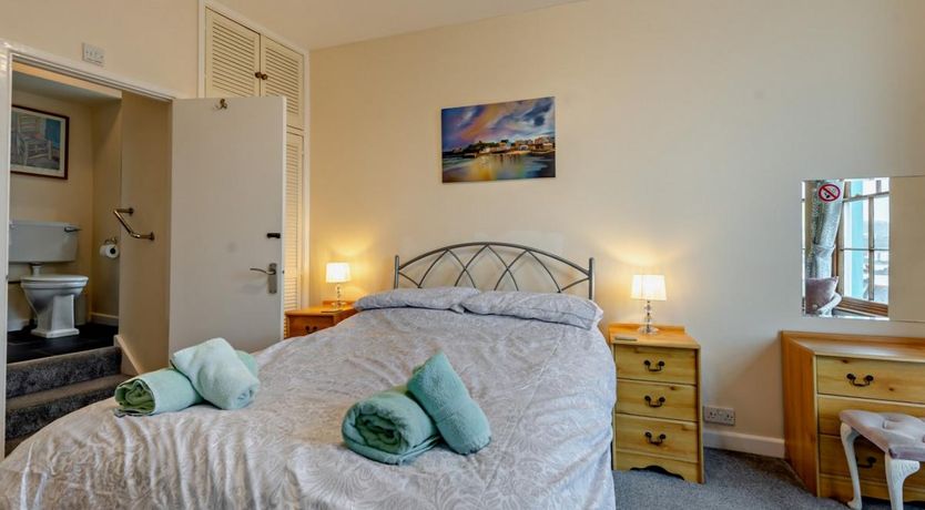 Photo of 1 Bed in Tenby
