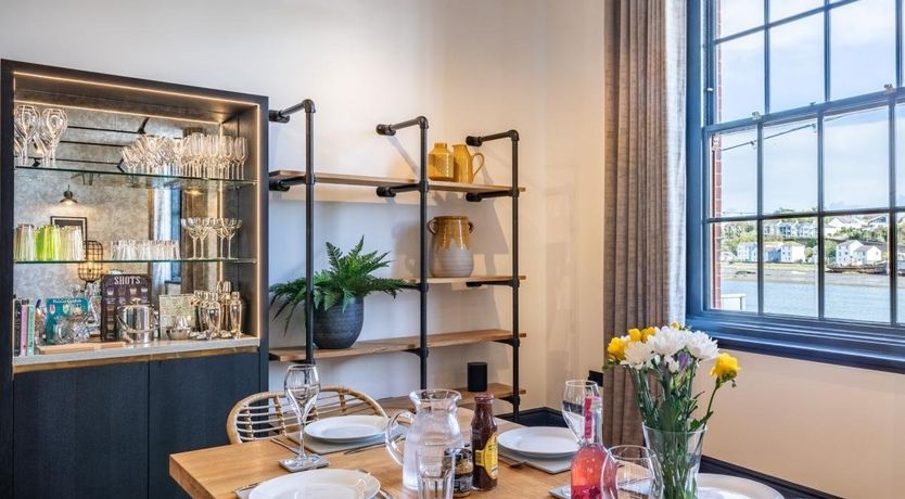 Photo of 5 Bed in Bideford