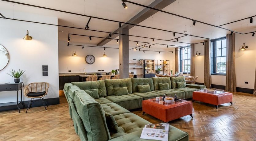 Photo of 5 Bed in Bideford