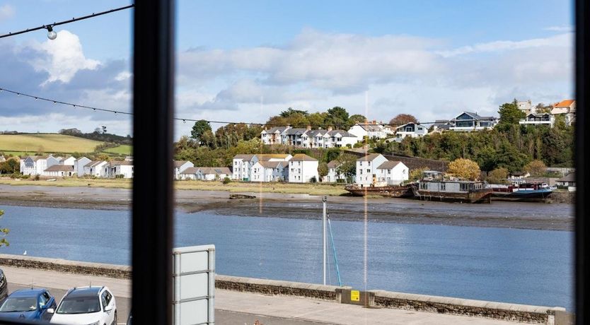 Photo of 5 Bed in Bideford