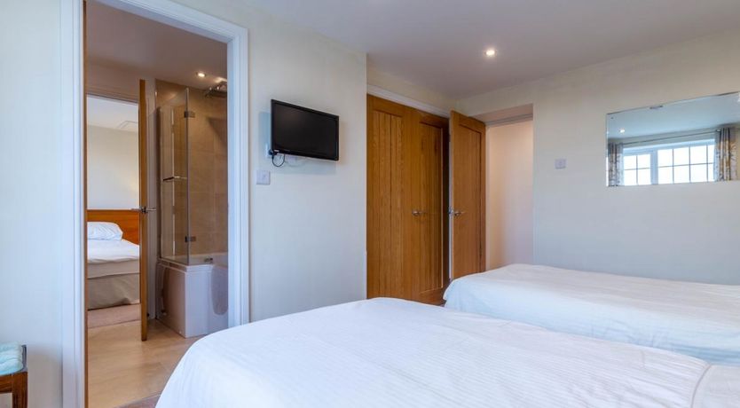 Photo of 4 Bed in Langtoft