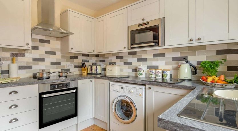 Photo of 1 Bed in Cantref