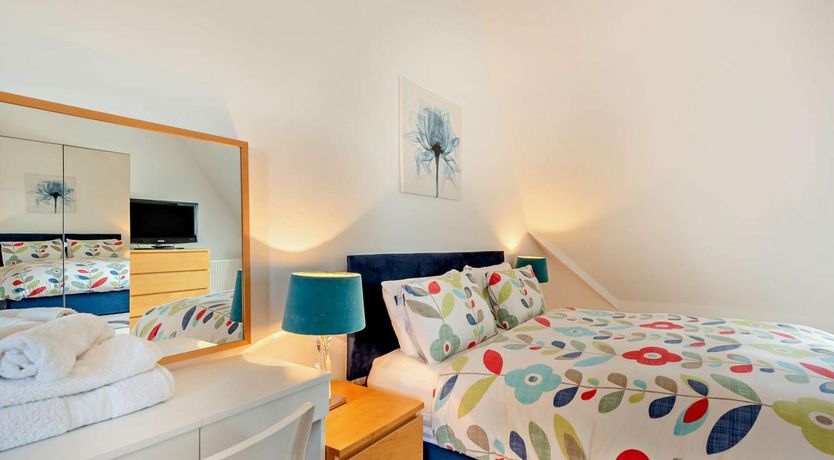 Photo of 3 Bed in Tenby