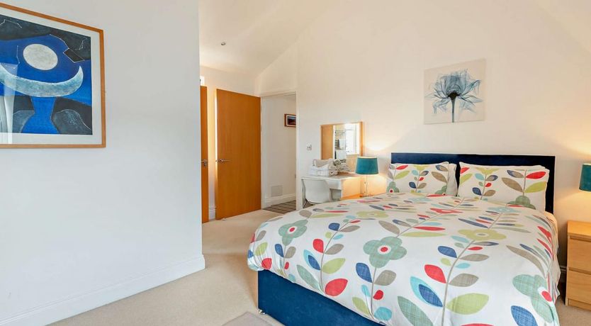 Photo of 3 Bed in Tenby