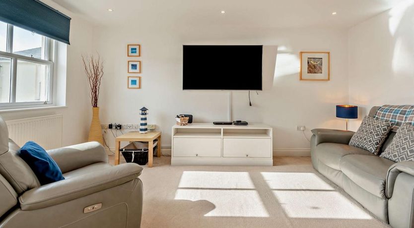 Photo of 3 Bed in Tenby