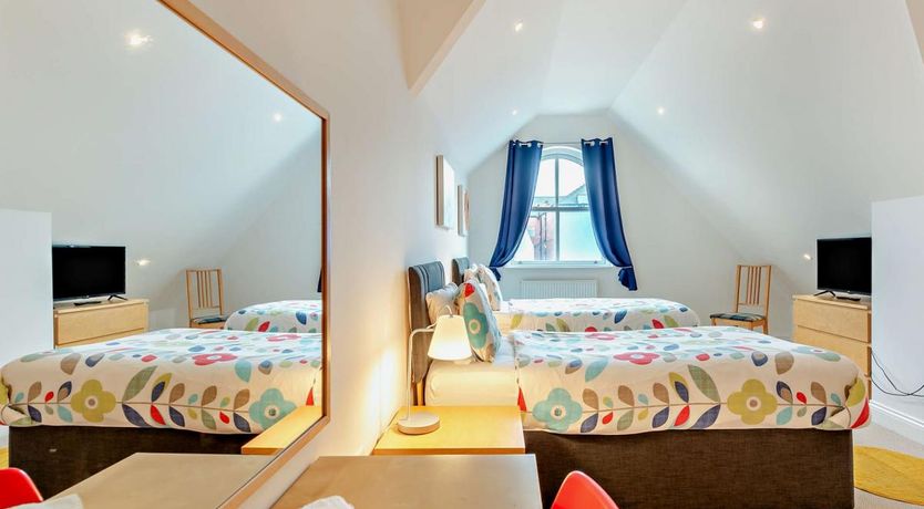 Photo of 3 Bed in Tenby