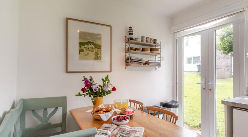 Photo of 2 Bed in Pembroke