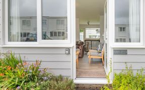 Photo of 2 Bed in Pembroke