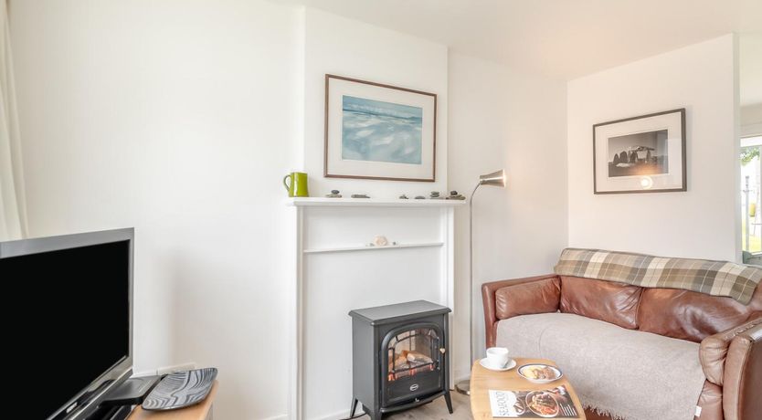Photo of 2 Bed in Pembroke