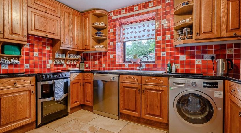 Photo of 4 Bed in High Lorton