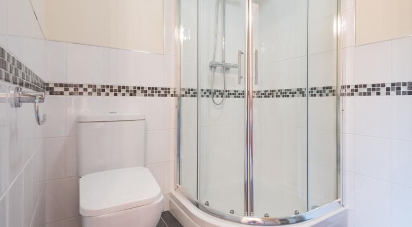 Photo of 5 Bed in Mosser