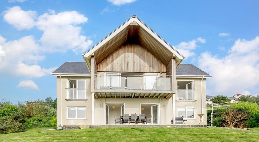Photo of 4 Bed in Aberdovey