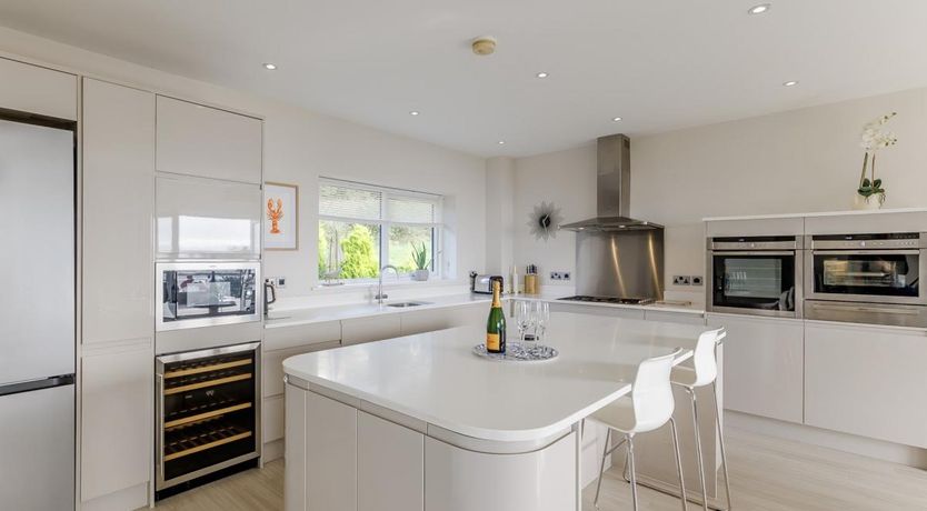 Photo of 4 Bed in Aberdovey