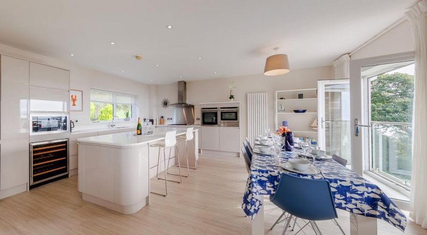 Photo of 4 Bed in Aberdovey