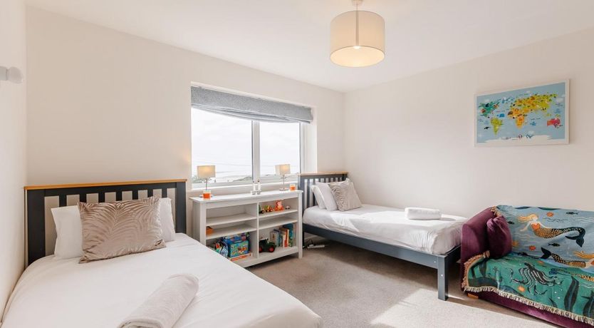 Photo of 4 Bed in Aberdovey