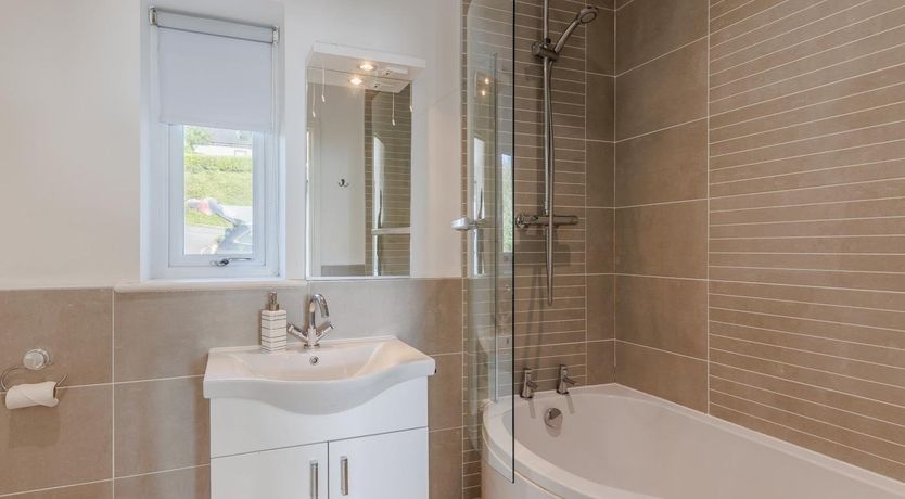Photo of 4 Bed in Aberdyfi
